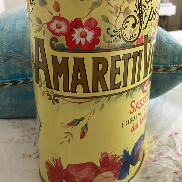 Virginia Amaretti in beautiful jewellery box - Picture 3 of 10